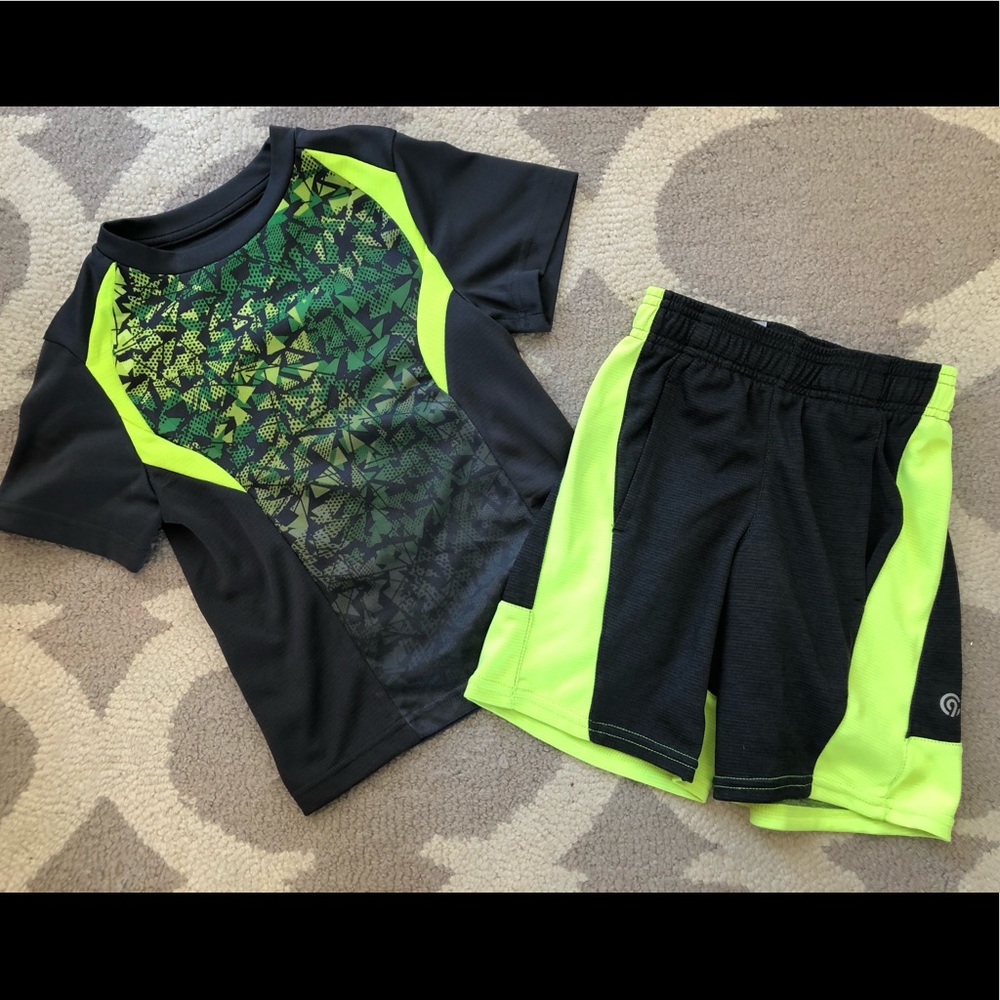 Boys Champion Dry (Dri) Fit shirt and shorts sz4-5